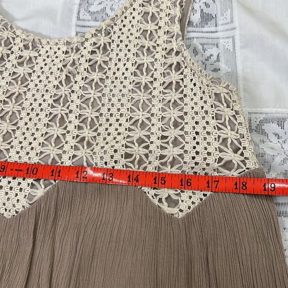 Beautiful tan and beige asymmetrical dress tank top - Picture 5 of 7